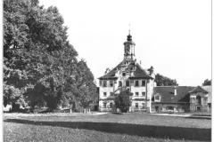 Schlosshof_Altshausen_Arthur_von_der_Trappen_Unser_Land_1925_800