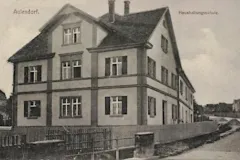 Aulendorf_Strassenpartie_mit_Haushaltungsschule_1919_800