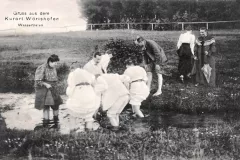 xWoerishofen-Damen-beim-Wassertreten-1910_800
