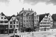 Biberach_Backsteinbau-Marktplatz-11-und-13-um-1910_800