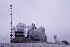 Hoechsten_Aussichtsturm_mit_Sendemasten_800
