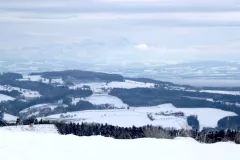 Hoechsten_Winterlandschaft_zum_See_hinab_800