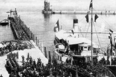 Der_Hafen_von_Konstanz_Offizierstreffen_im_Jahr_1892_800
