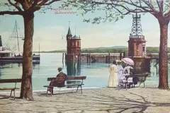 Konstanz_Hafeneinfahrt_vom_Stadtgarten_gesehen_um_1910_800