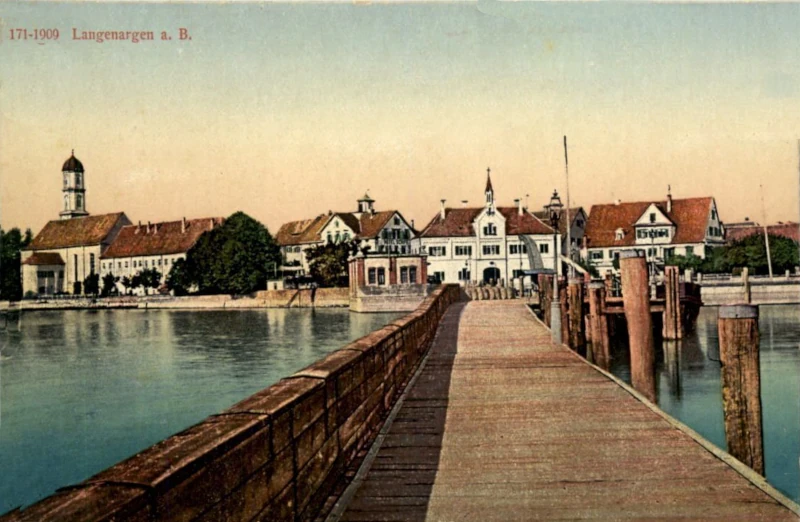 Langenargen_mit_Kirche_und_Anlegersteg_Hotel_um_1915_800