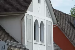 DSC08659_Klassizistischer_Giebel_800h