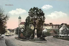 Stockach Strassenpartie am Kriegerdenkmal Blick zur Kirche 1905