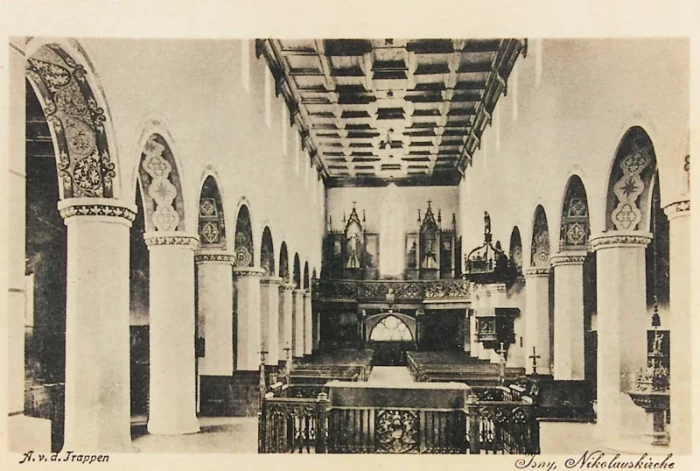 Isny i.A.: Nikolaikirche mit der alten Orgel und den Bemalungen der Bögen, Postkarte von A.v.d.Trappen um 1930