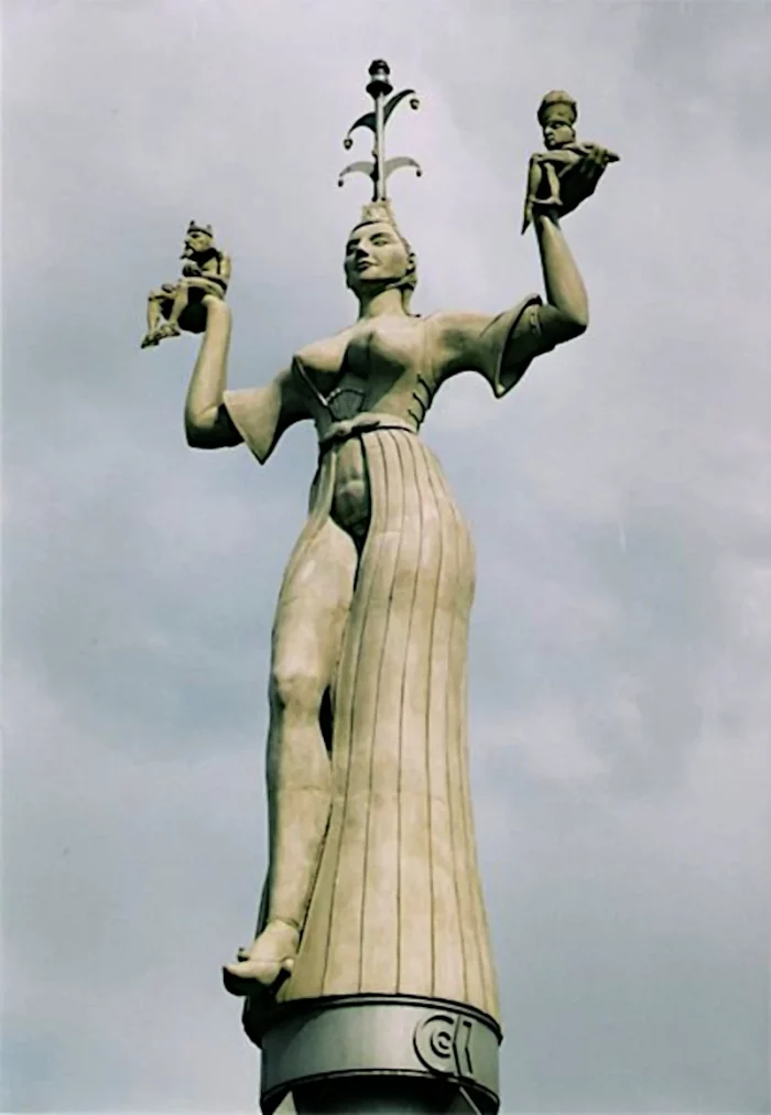 "Imperia" von Peter Lenk, Hafeneinfahrt Konstanz