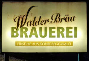 Leuchtreklame der "Walder Bräu"-Brauerei in Königseggwald