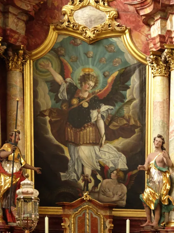 Seitenaltar der Kirche St. Andreas in Babenhausen mit Erzengel Uriel (© Foto W. Autenrieth)